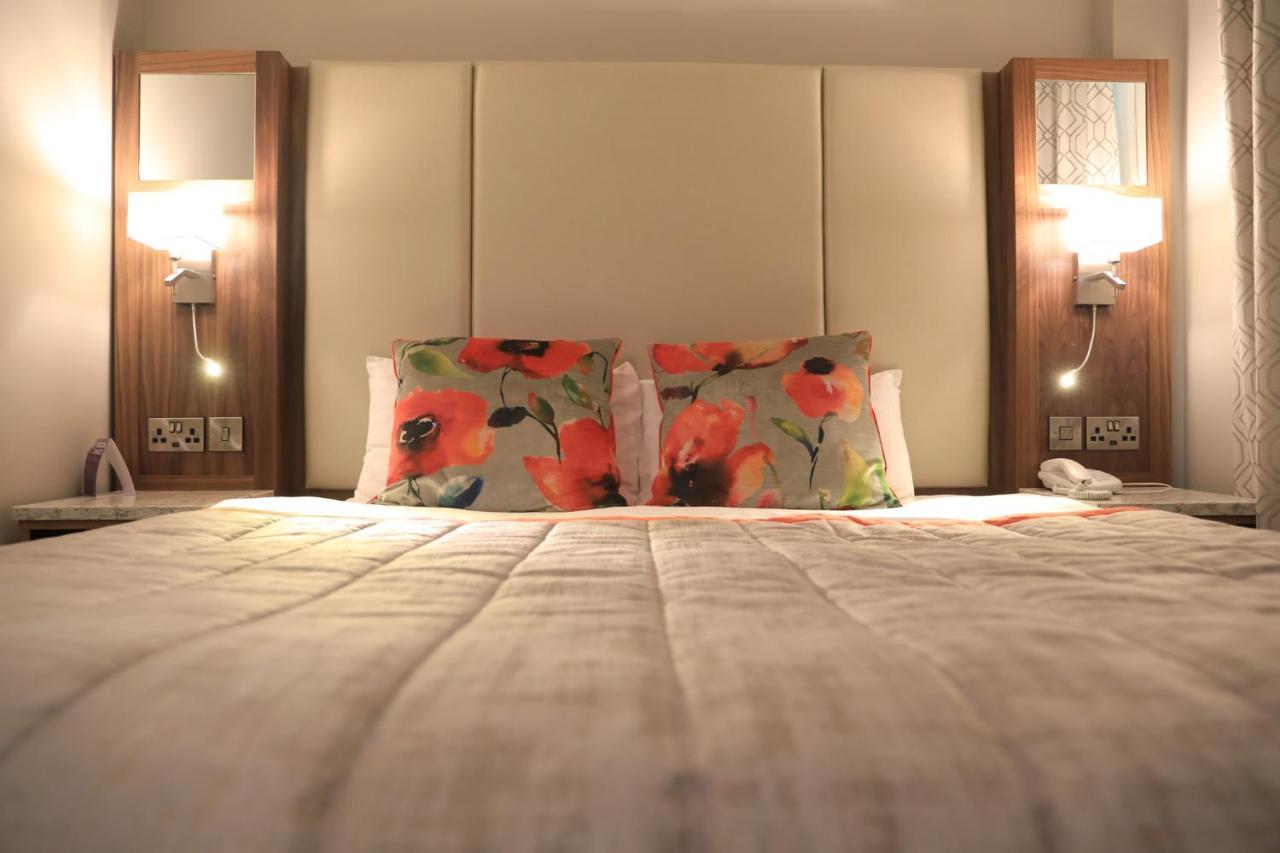 The Valley & Carriage Gardens 3* Fivemiletown